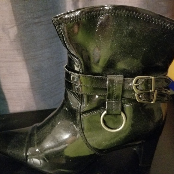 Boots - Picture 1 of 5